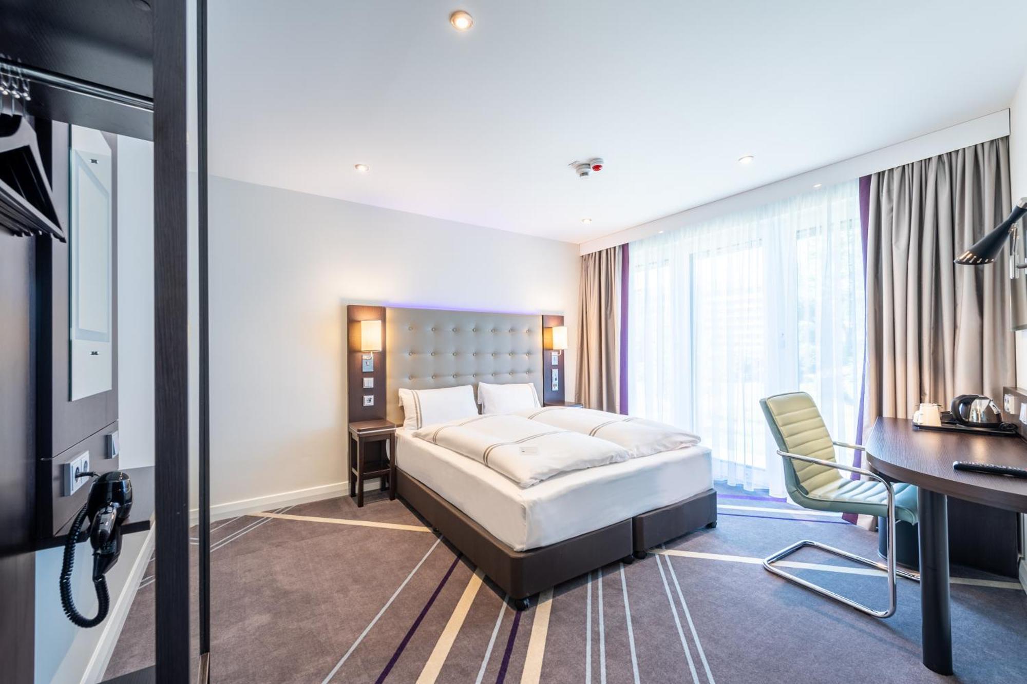 Premier Inn Muenchen City Schwabing Экстерьер фото