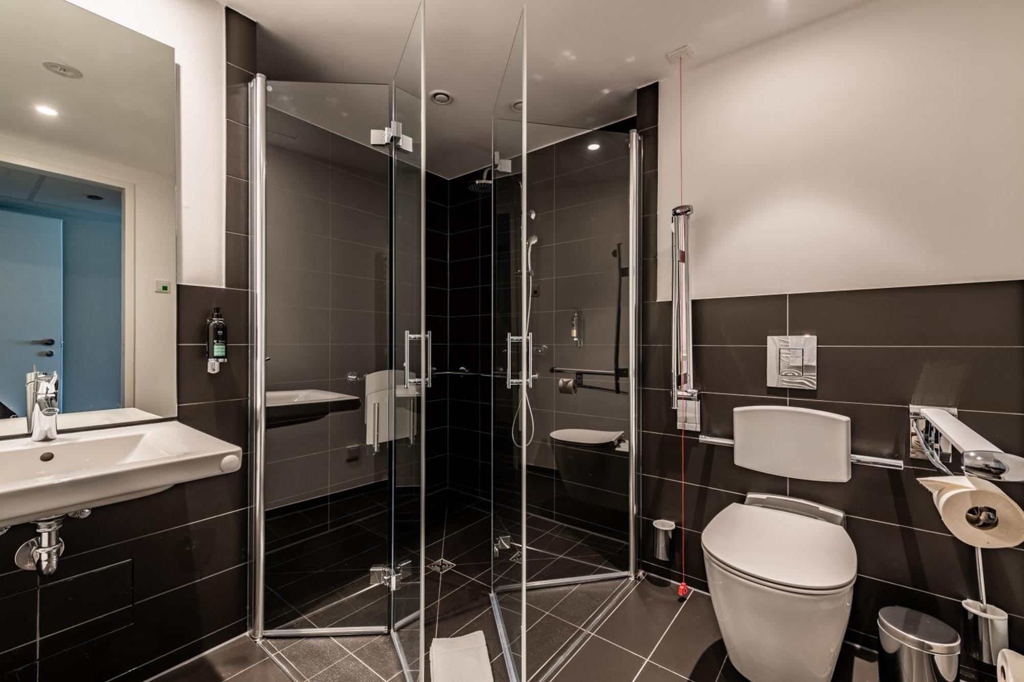 Premier Inn Muenchen City Schwabing Экстерьер фото
