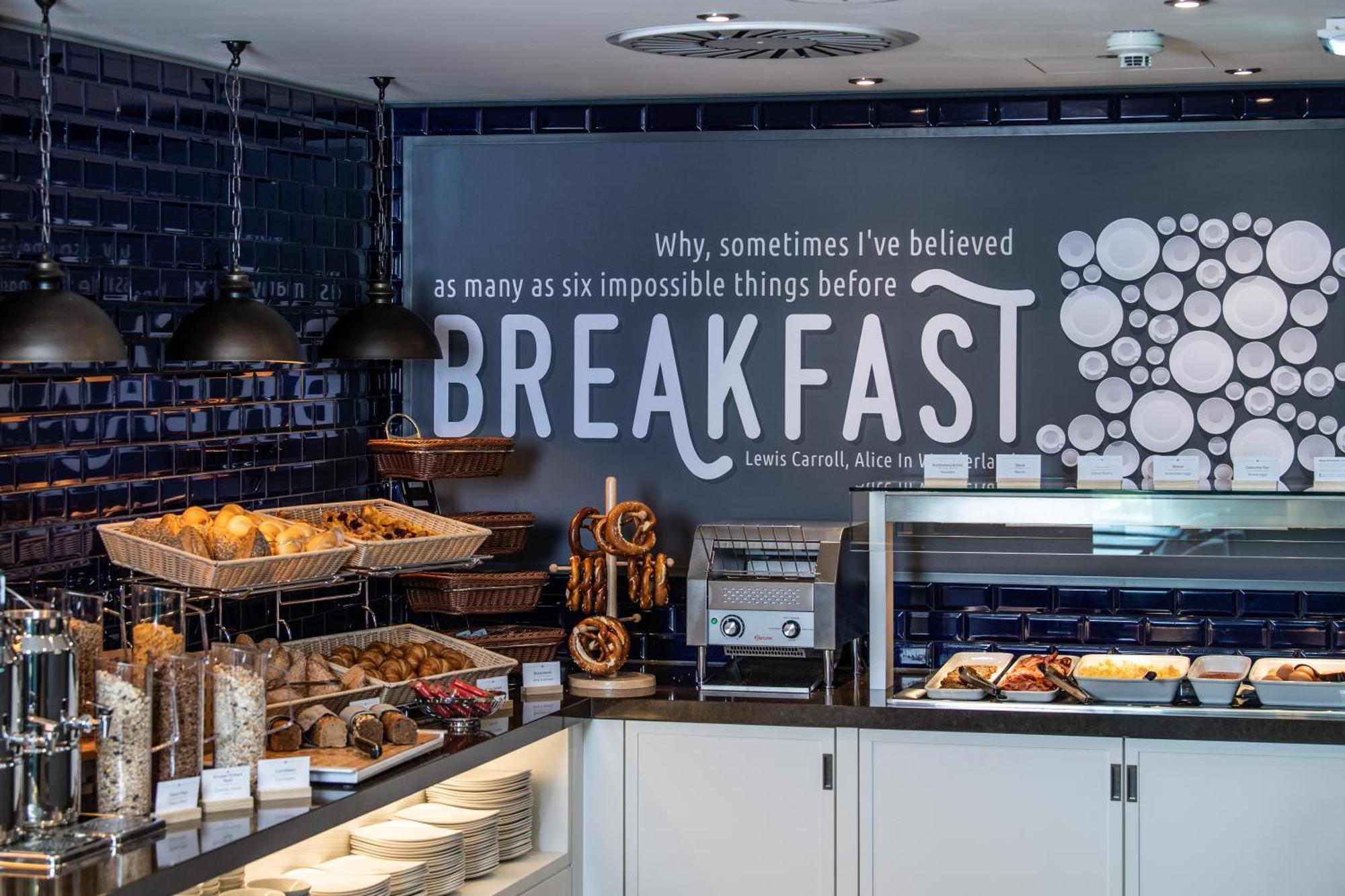 Premier Inn Muenchen City Schwabing Экстерьер фото